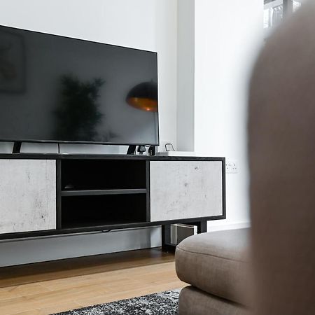 Khayat Homes - The Owelor - Two Bed London Bagian luar foto
