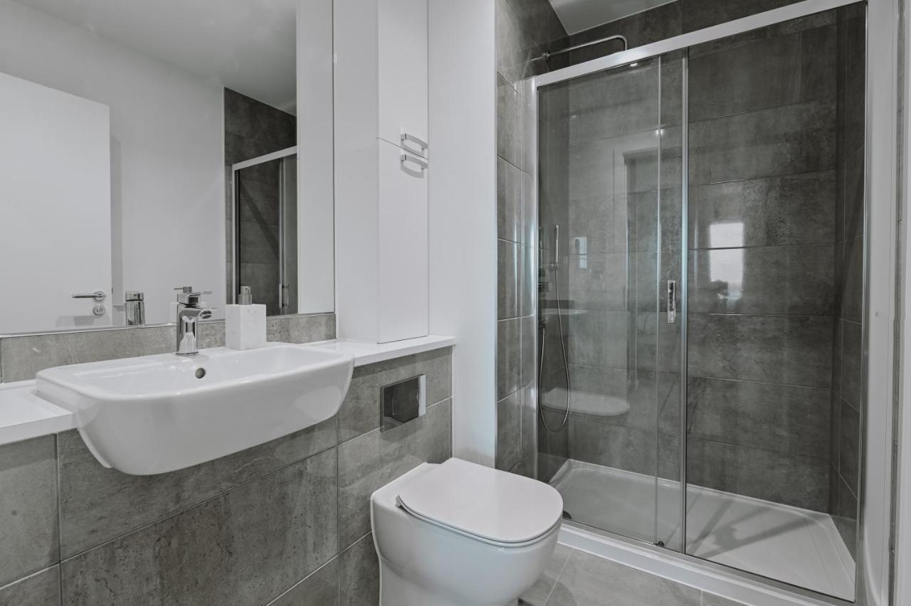 Khayat Homes - The Owelor - Two Bed London Bagian luar foto