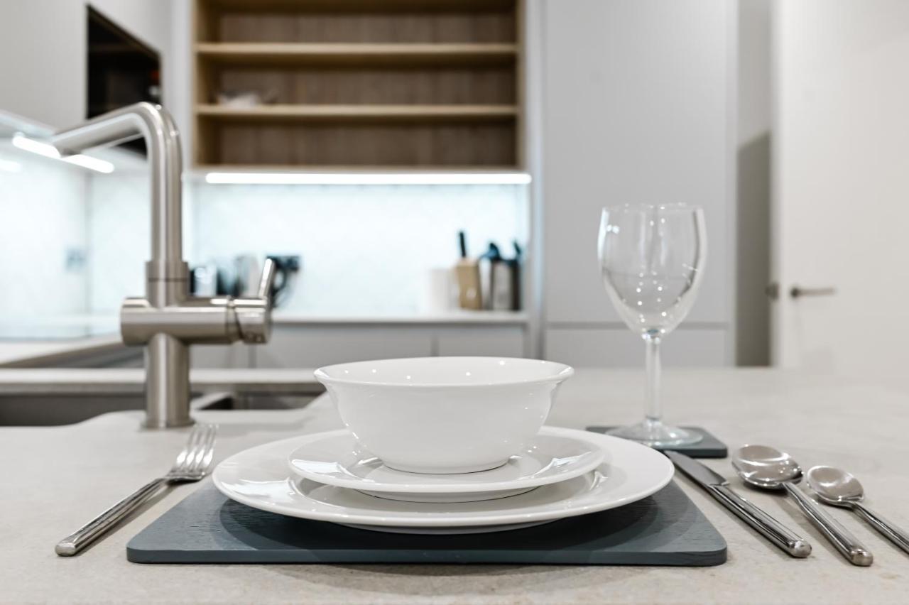 Khayat Homes - The Owelor - Two Bed London Bagian luar foto