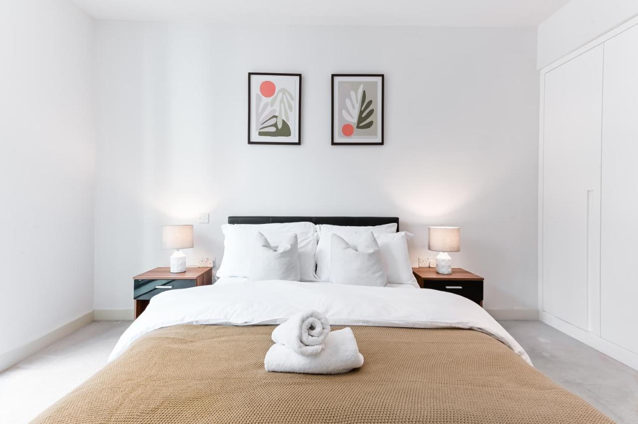 Khayat Homes - The Owelor - Two Bed London Bagian luar foto