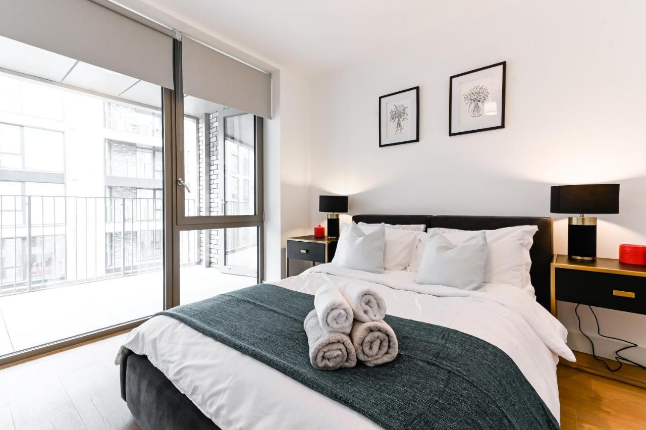 Khayat Homes - The Owelor - Two Bed London Bagian luar foto